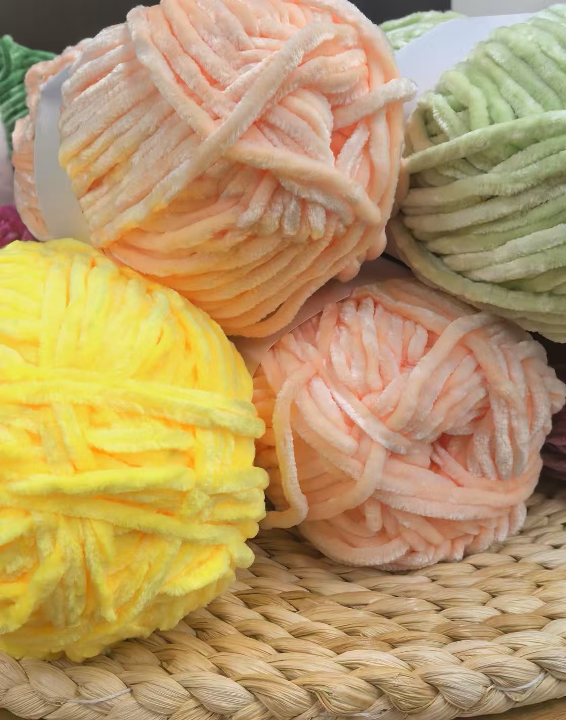 Best Sales Chenille Wool Thick Thread Fuzzy Velvet Yarn Manual DIY Crochet Velvet Thick Yarn Hook Thread 100g Scarf Thread